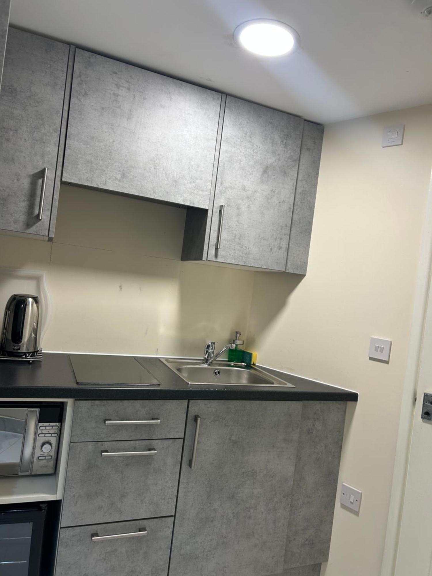 Cozy Studio Near Train Station Redbridge Exterior foto